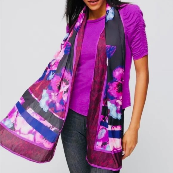 WHITE HOUSE BLACK MARKET Women's "Volia" Oblong Scarf or Wrap NWT - Picture 3 of 6